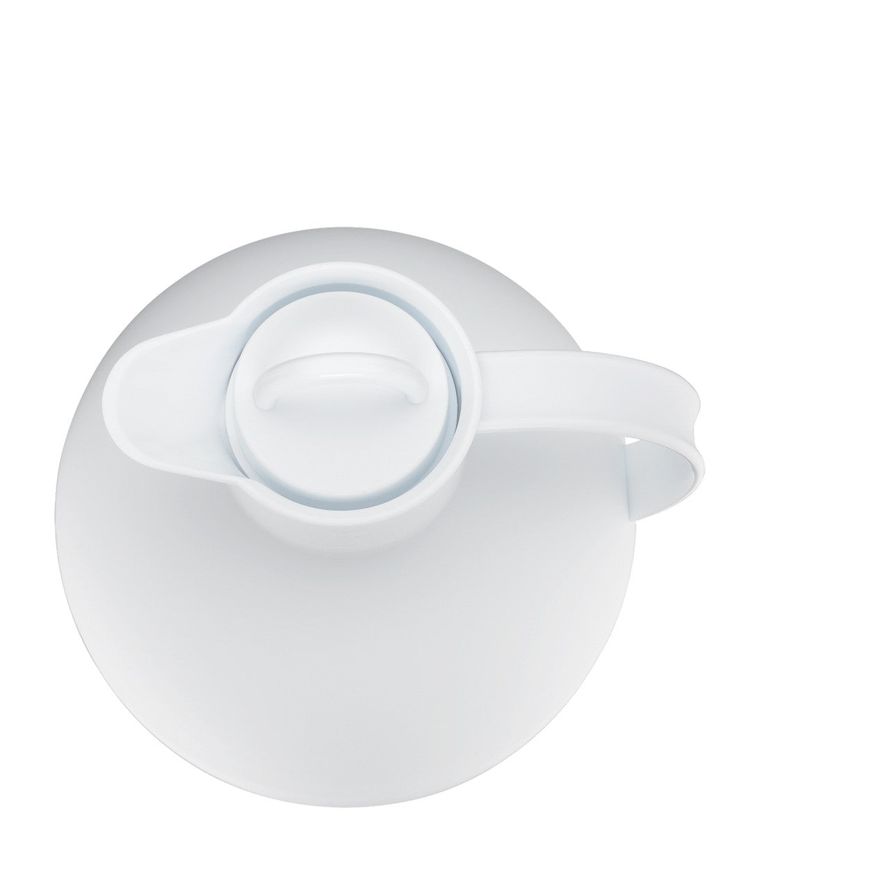 Das Bild zeigt die Draufsicht auf eine weiße Kanne mit einem abgerundeten Griff. Der Deckel der Kanne hat eine ovale Form mit einem mittig platzierten Griff.