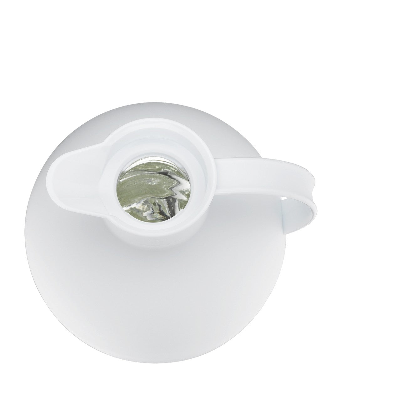 Das Bild zeigt eine weiße Kanne von oben, bei der der Deckel abgenommen wurde, sodass man in das Innere blicken kann. Die Kanne hat einen runden Körper und einen Griff an der Seite.