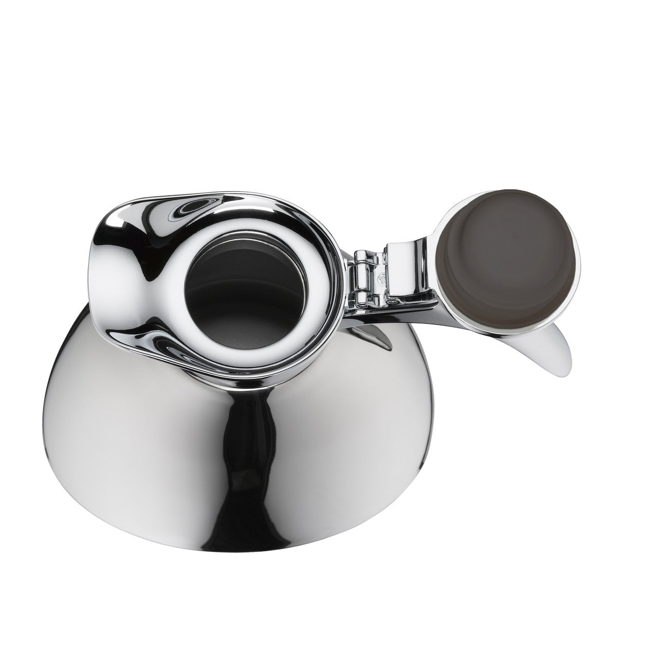 Das Bild zeigt eine silberne Teekanne aus Metall mit glänzender Oberfläche, die von oben betrachtet wird. Der Deckel der Kanne ist geöffnet und zeigt eine runde, dunkle Öffnung, die den Blick ins Innere erlaubt.
