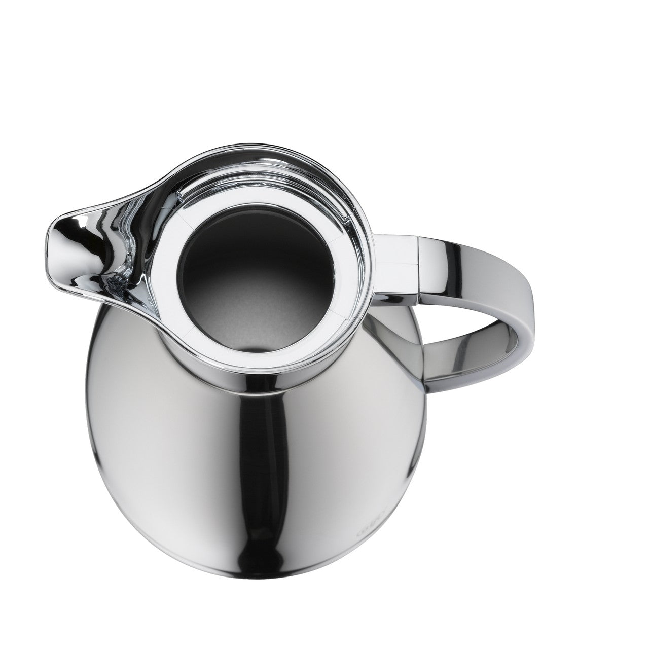 Das Bild zeigt eine elegante, glänzende Edelstahl-Kanne von oben. Sie hat einen runden Körper, einen geschwungenen Ausguss und einen stabilen Henkel. Die Oberfläche reflektiert das Licht stark.