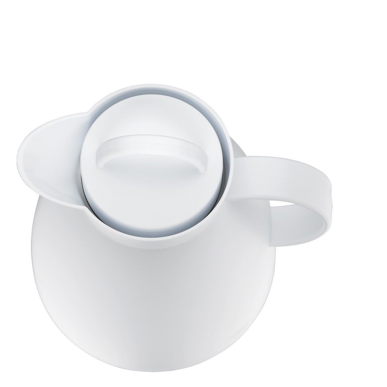 Das Bild zeigt eine weiße Thermoskanne von oben. Die Kanne hat einen runden Deckel mit einem integrierten Griff und einem geschwungenen Henkel.