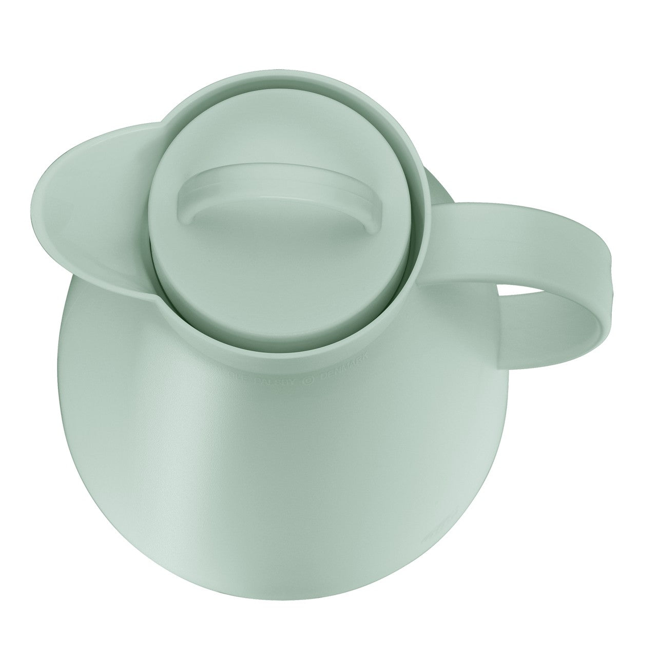 Die mintgrüne Thermoskanne hat einen runden, glatten Körper mit einem breiten Henkel. Der flache Deckel besitzt einen integrierten Griff, um das Ausgießen zu erleichtern. Die Form ist modern und minimalistisch.
