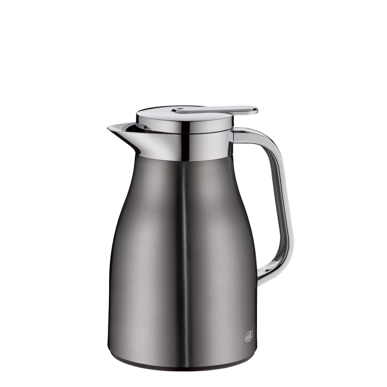 Das Bild zeigt eine elegante, silberne Thermoskanne mit einem glänzenden Deckel und Griff. Die Kanne hat eine schlanke Form und besteht aus Edelstahl, was ihr ein modernes Aussehen verleiht.