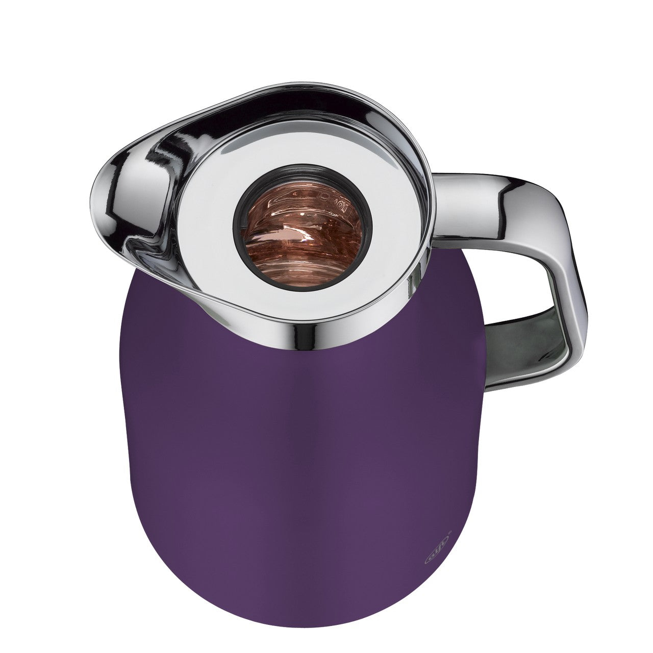 Eine Hand hält eine lila Thermoskanne mit einem silbernen Deckel und Henkel. Die Kanne hat eine glatte Oberfläche und sieht modern aus.