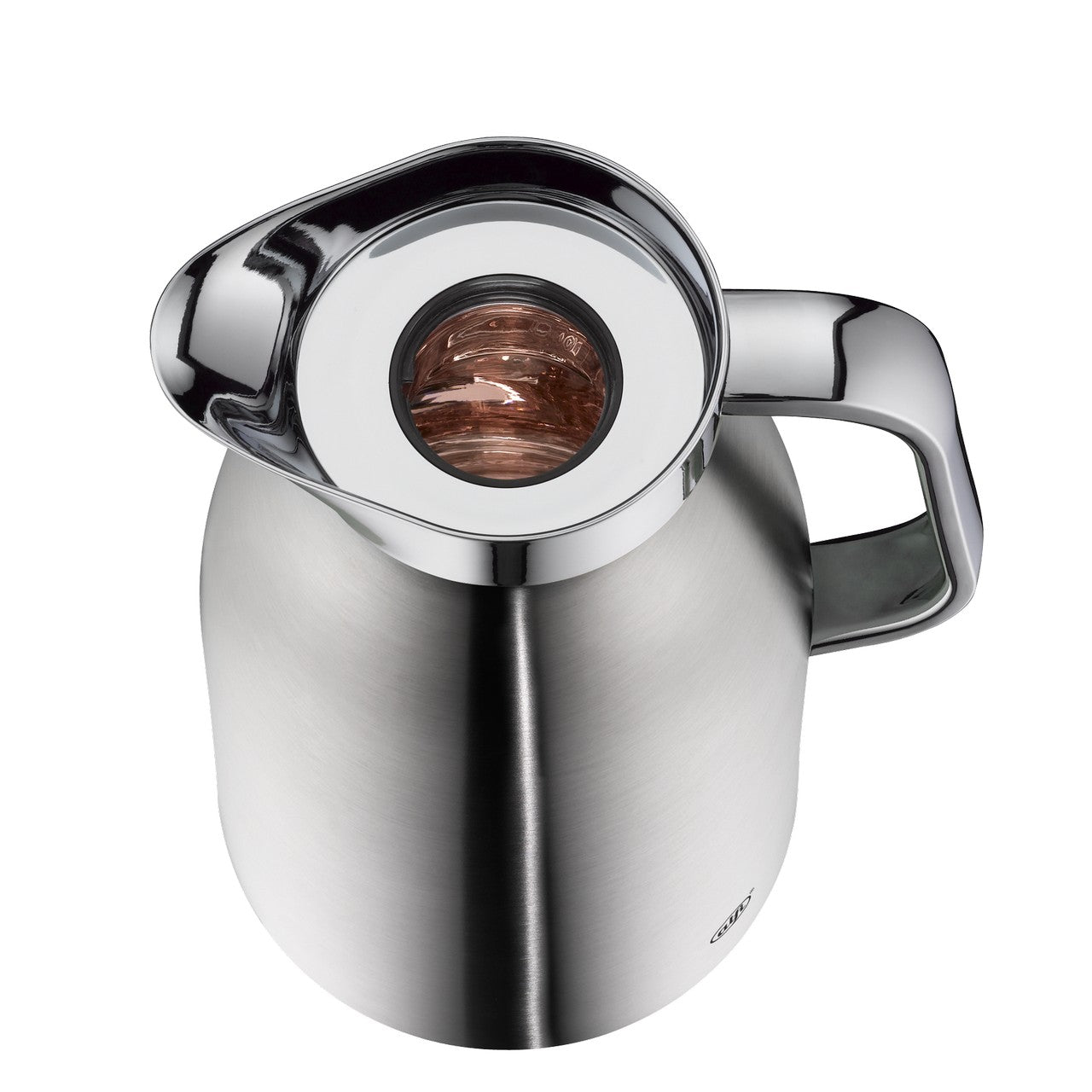 Auf dem Bild ist eine elegante Edelstahl-Thermoskanne mit einem Deckel zu sehen. Eine Hand hält den Griff der Kanne fest. Die Oberfläche der Kanne ist glatt und glänzend.