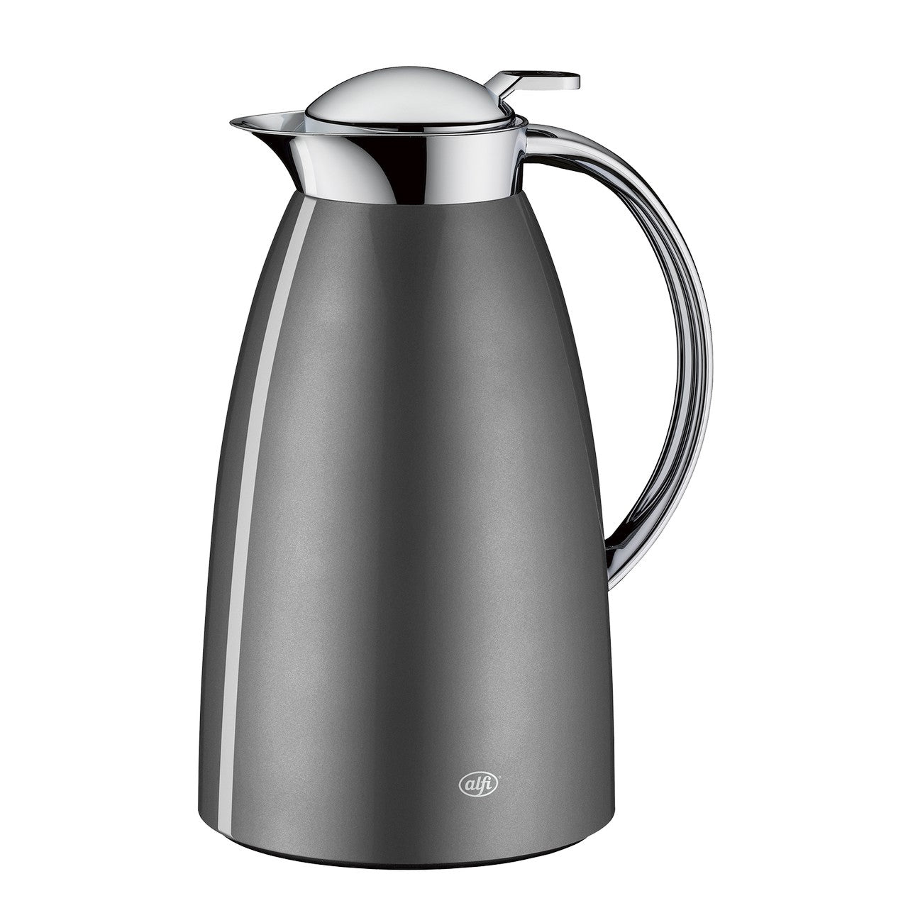 Das Bild zeigt eine elegante, silberne Thermoskanne mit glänzendem Oberteil und Henkel. Die Kanne hat eine schlanke, konische Form. Sie steht vor einem neutralen, weißen Hintergrund.