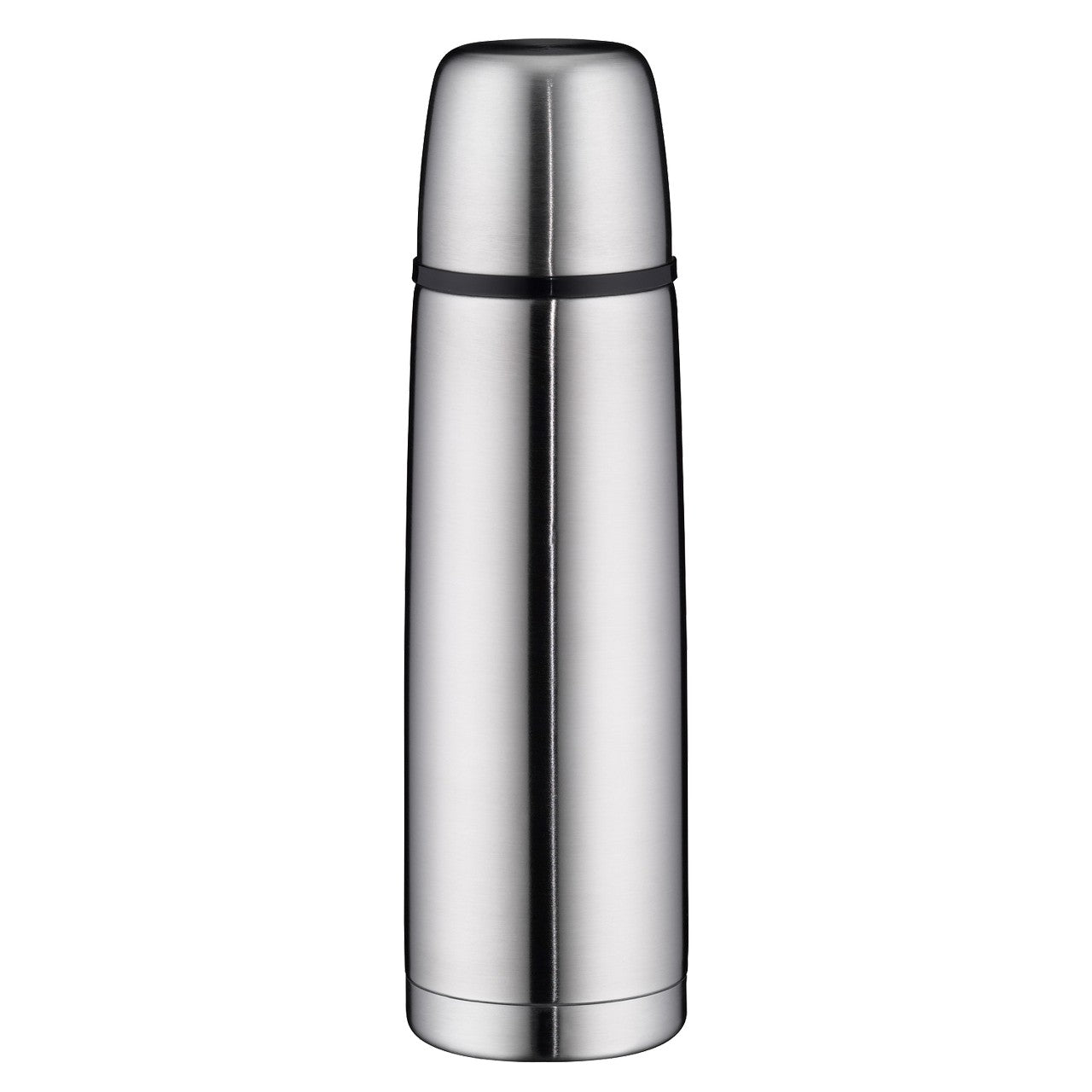 Das Bild zeigt eine silberne Thermoskanne aus Metall. Sie hat eine schlanke, zylindrische Form mit einem Deckel, der auch als Tasse verwendet werden kann. Die Oberfläche ist glatt und glänzend.