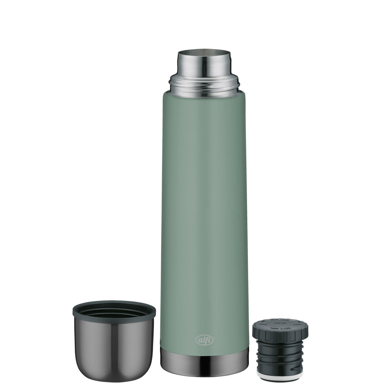 Das Bild zeigt eine grüne Thermosflasche mit einem silbernen Deckel. Neben der Flasche liegen ein Trinkbecher und ein Verschlussstopfen. Sie steht aufrecht auf einer hellen Oberfläche.